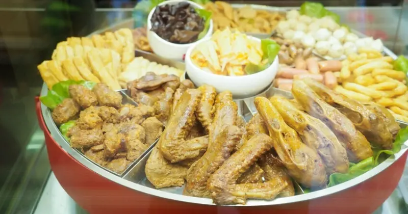 台北西門町麻辣滷味推薦！鼎王新作品牌六米麻辣滷味，麻辣控宵夜必吃清單。