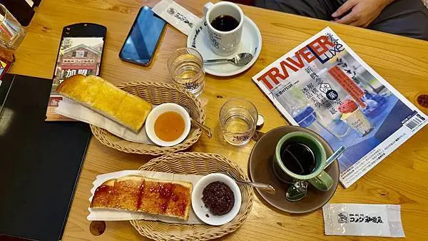 台北松山區早餐【客美多咖啡八德店】最新推出期間限定鳳梨芒果早餐/11點前點飲料送早餐/120元就可以吃到活力朝食/舒適愜意用餐環境/台北CP值高早餐店