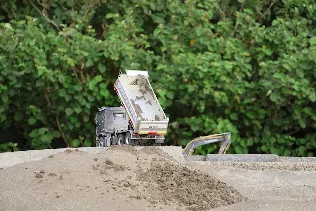 新屋濱海林蔭沙洲 (西濱公路) - 遙控砂石車