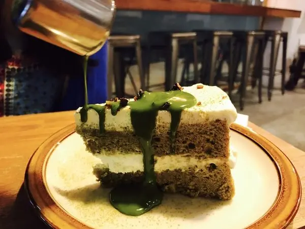 捷運科技大樓站✿Angle cafe’ 自家烘焙咖啡館✿ 極簡工業風 ! 蛋糕好好吃~ 柳橙汁熱的喝!