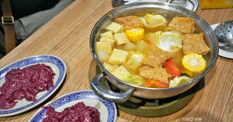 高雄溫體牛火鍋！牛老大涮牛肉連4年必比登推薦，高雄必吃美食。