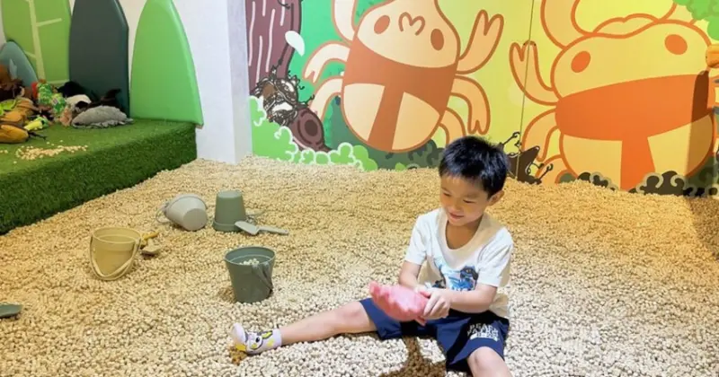 台北親子餐廳推薦！士林甲蟲秘境吃甲蟲鬆餅，免費甲蟲導覽近距離摸甲蟲。