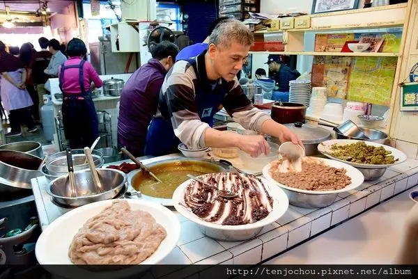 花花，甲飽沒【台南食記】江水號 民國20年成立大菜市老店 我心中台南必吃冰品no.1！