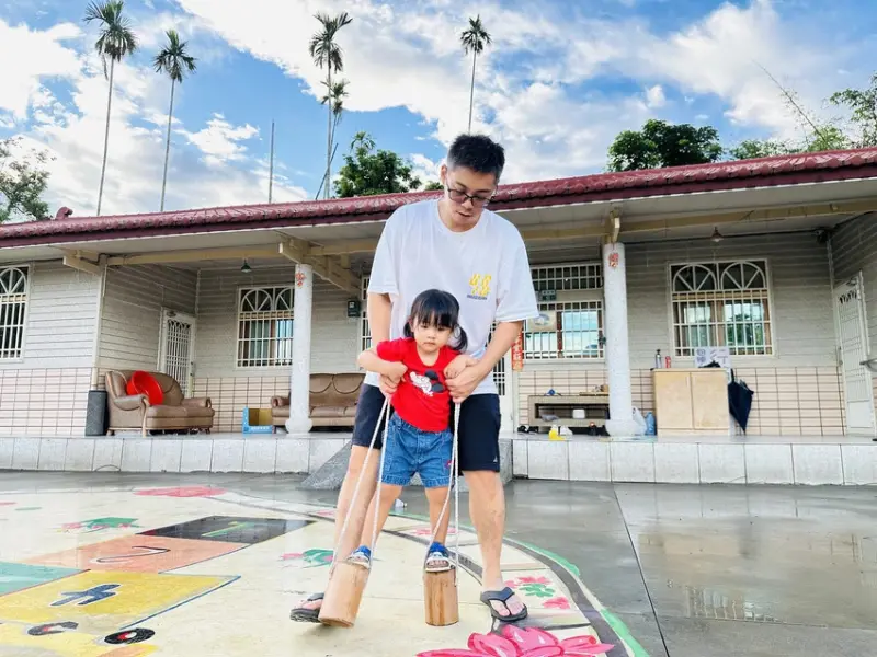 【行滿旅宿】嘉義竹崎親子包棟首選｜懷舊古玩、KTV嗨唱、煙火