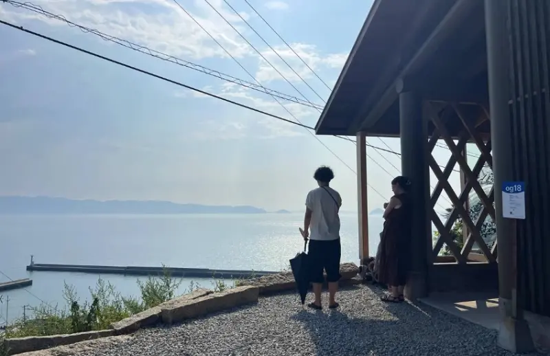 跟著海風與貓散步吧！山城漁村的石牆屋舍藏著一間間懷抱夢想的手作小屋「瀨戶內海新星島嶼－男木島」。