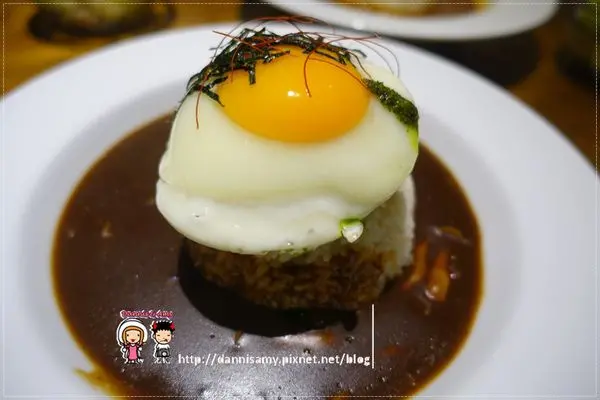 ♥介紹新竹市區餐廳♥▋新橋22 kitchen炭烤廚房 特製鐵板漢堡肉 日式洋食 下酒小菜 ▋交換禮物 聖誕聚餐 朋友聚會2016/12/25發現已改為新橋韓式烤肉。