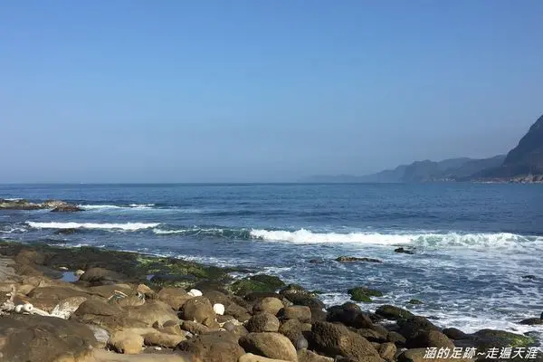 [遊記] 新北 - 深澳漁港: 象鼻岩、酋長岩、阿華鯊魚羹 ~ 發現美麗的台灣秘境