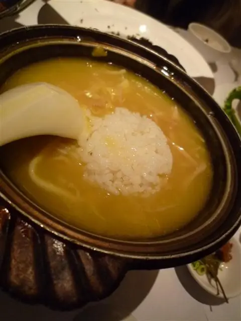 台北新光三越信義A4  鳥窩窩私房菜~有裝潢場面但是內裡服務撐不起來