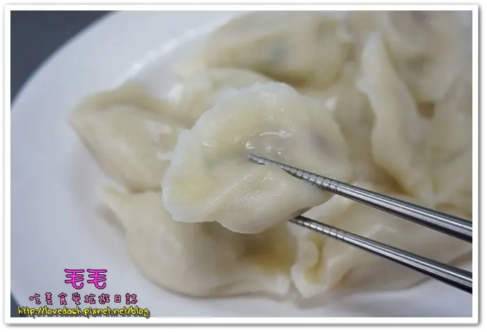 食記。【宜蘭。南塘水餃館】簡單就好美味，爽脆高麗菜餡水餃 | 料滿滿酸辣湯