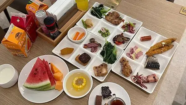 宜蘭礁溪高CP值吃到飽！葛瑪蘭之星星苑餐廳，580元海陸大餐吃到飽。