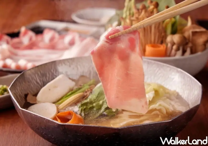 黑毛屋高雄首店開了！380元挑戰高雄火鍋排行，開幕送肉盤。