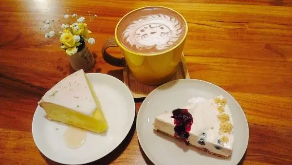 捷運松山機場站 ✿ 六丁目 ✿ 溫暖滋味的自家製手工蛋糕  還有可愛日系拉花!