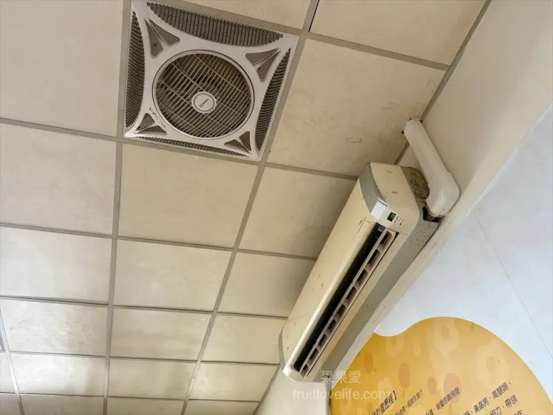 米修廚房 | 台中外埔早午餐，超霸氣的蝦仁粉漿蛋餅，一早還有蚵仔煎、米糕、炒飯、鹹菜鴨可以吃 @果果愛Fruitlove