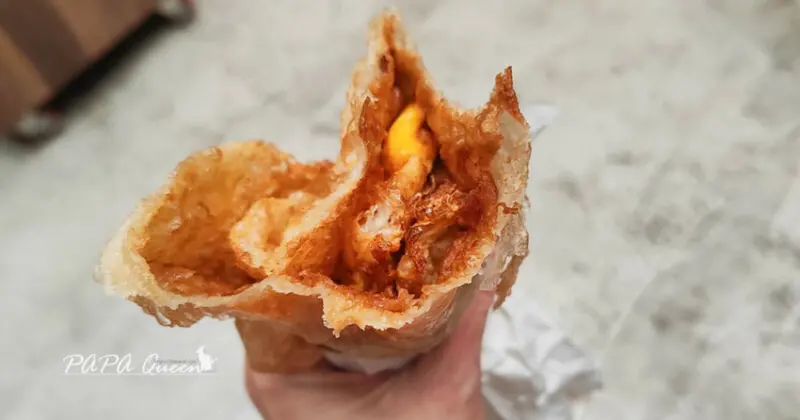 沒有蔥的蔥油餅！台中向上市場排隊美食炸蛋蔥油餅，古早味蒜醬大推薦。