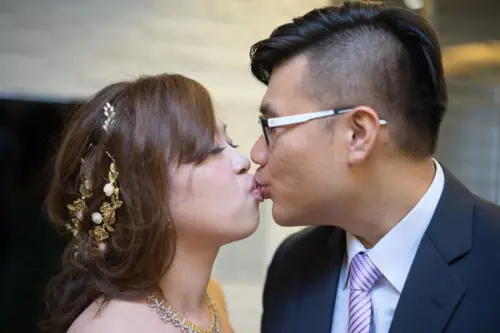 高雄鼓山區=<食>八卦漁村餐廳~訂婚宴讓人覺得彭湃又新鮮，主家超有面子！=