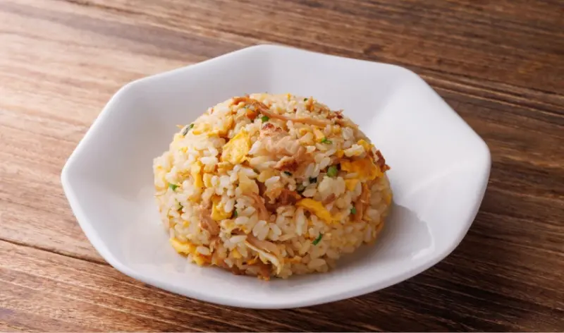 神戶西宮站超濃厚明太子拉麵「刻刻拉麵」新開幕，濃厚豚骨+辣味明太子絕配，神戶自由行想吃拉麵就選這家吧。