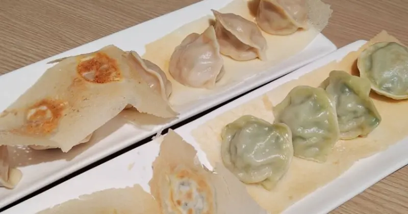 中和人氣美食！九初流心脆皮煎餃爆汁脆皮口感，不吃會後悔。