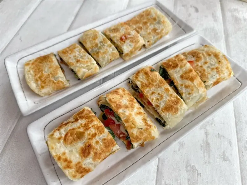 以蔬食(素食)餐點為主打的早餐店，蛋餅酥脆、不油、口味層次豐富