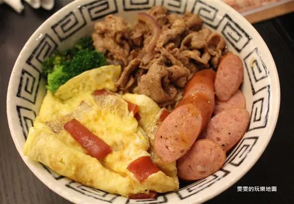 [台北信義]Artista Perfetto~松菸巷弄低調招牌但人氣卻不低調,來自香港的世界拉花冠軍/台北美食/台北咖啡店/松山文創園區/捷運國父紀念館站/捷運市政府站/方便停車