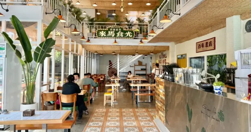 苗栗頭份新開幕！正宗馬來西亞料理 來馬食光，沁涼巨無霸南洋刨冰推薦。