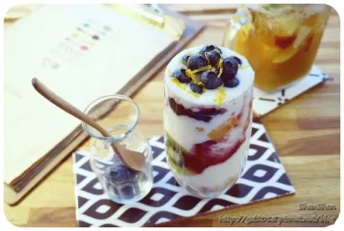 cafe。來杯兼具視覺與美味的健康優格吧！7月新推出隱藏版 -民生社區「勺子」