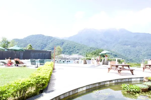 陽明山天籟渡假酒店體驗邀約：天涼好個秋，帶家人去近郊泡泡溫泉吧~