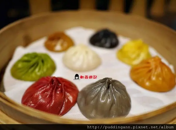 [食記]台北市政府站 樂天皇朝(微風信義) Paradise Dynasty 八色八味小籠包 6/17-7/31點就送新品榴槤小籠包 *附完整菜單* 皮薄汁多特色小籠包 市政府站中式餐廳/微風信義美食