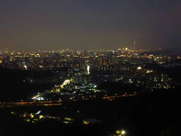 【新北市中和】烘爐地-台北美麗夜景盡收眼底-約會聖地