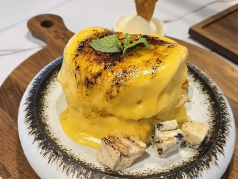 成真咖啡 ComeTrue CAFE 台南誠品生活店｜南台灣最大誠品全新開幕咖啡廳！必點熔岩焦香布蕾厚鬆餅！台南咖啡廳推薦、誠品下午茶推薦、台南早午餐推薦、台南下午茶推薦 - 佛系旅遊筆記