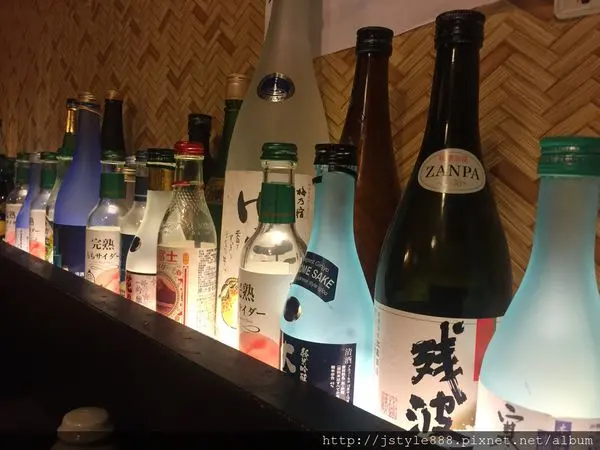 {板橋❤燒烤}府中站巷弄內高CP值優質日式居酒屋<<隱居>>海鮮起司披薩必點