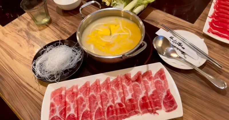 台中親子餐廳推薦！丹水滾鍋物總店親子友善，有遊戲區的吃到飽火鍋店。