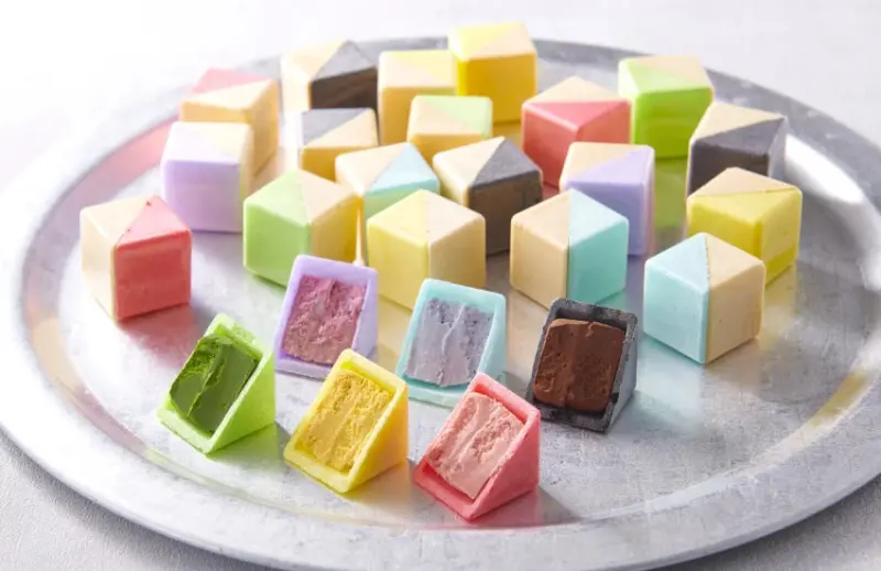 東京自由之丘老店龜屋萬年堂推新品，和風夾心巧克力「東京最中」期間限定，日式甜點新滋味。