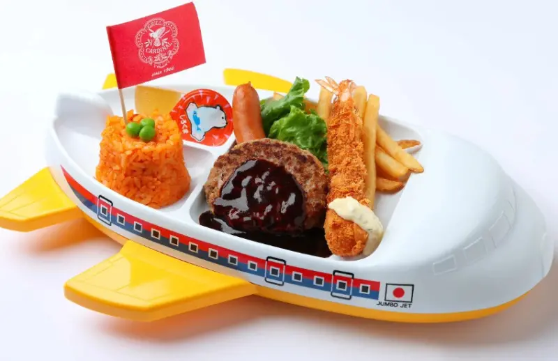 羽田機場新開店！銀座蛋包飯名店進駐羽田機場，飛機造型兒童餐和昭和風汽水可愛又好拍。