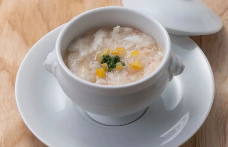 東京中目黑站5分鐘關東煮名店「金魚與風鈴」，提供半包廂設計和自選配料玩法，愛吃美食的你必朝聖。