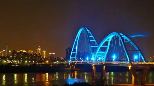 新莊-越夜越美麗之璀璨新月橋        
      