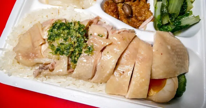 南京復興站美食推薦！慶城海南雞飯100元開吃，被譽為台北最強海南雞飯。