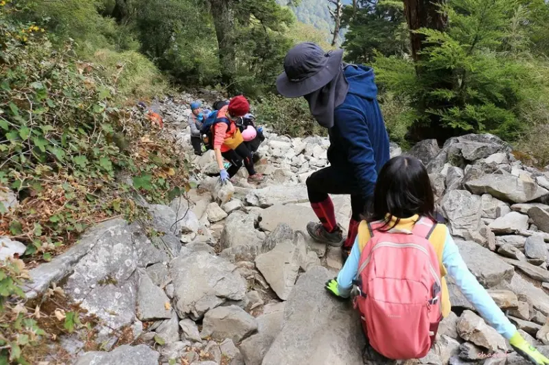 【百岳】玉山前峰(二刷)一日單攻《 3個小隊友(3歲7歲