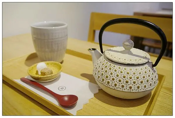 【台北大同區】捷運中山站．日式清新簡約風．周末限定．質感器皿伴隨著綠意度過愜意下午茶時光－☆小器食堂☆