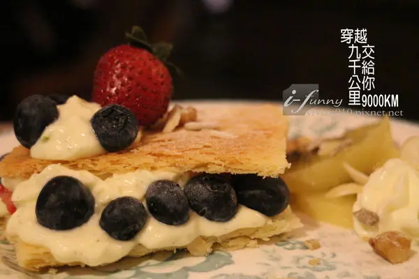 【中山國中站】穿越九千公里交給你~工業風咖啡x代客洗衣X拳擊小酒館