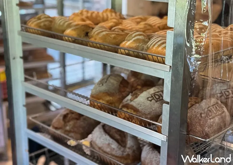 萬里咖啡廳推薦！此木窯 窯烤麵包專門店，一週只賣三天、現烤出爐超香。