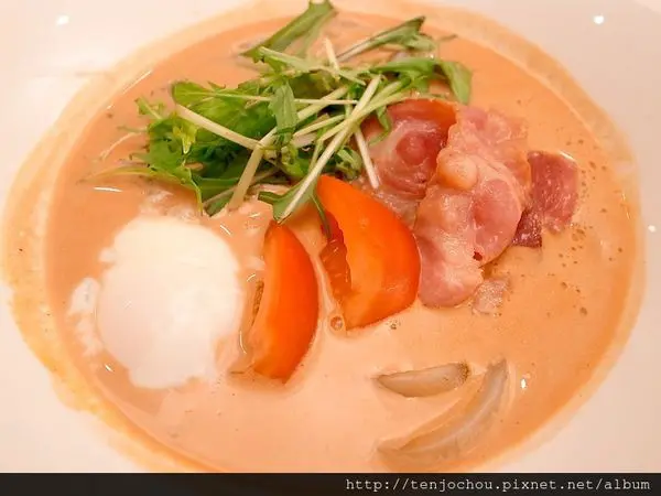 花花，甲飽沒【台北食記】東區 嘉禾屋 來自東京的創意烏龍麵