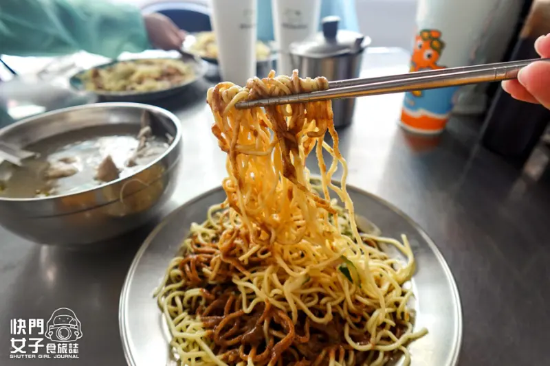 16南港車站美食闞記涼麵闕記涼麵麻醬麵頭骨肉意麵羹湯.jpg