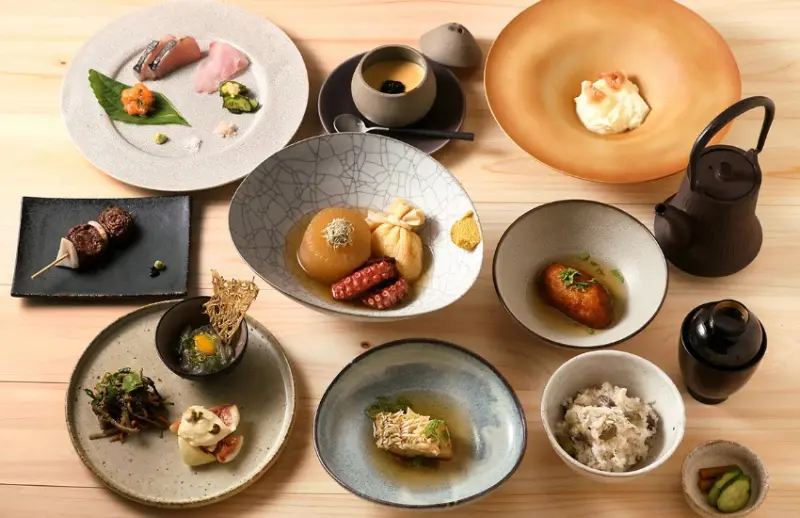 神戶名店進軍東京，淡路島關東煮專門店海鮮高湯和薪窯鹽前進東京丸之內，設有有包廂超適合聚餐。