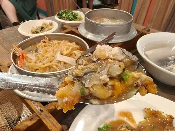 台北延三夜市正宗台式經典美食小吃推薦-東時鮮蚵-香氣爆棚用料