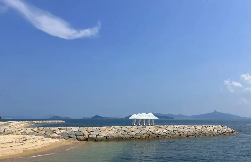 跟著海風與貓散步吧！山城漁村的石牆屋舍藏著一間間懷抱夢想的手作小屋「瀨戶內海新星島嶼－男木島」。