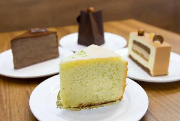 吆喝著：大家~其實可可法朋 Le Ruban Chocolat人潮較少，不用全擠去法朋搶位置..