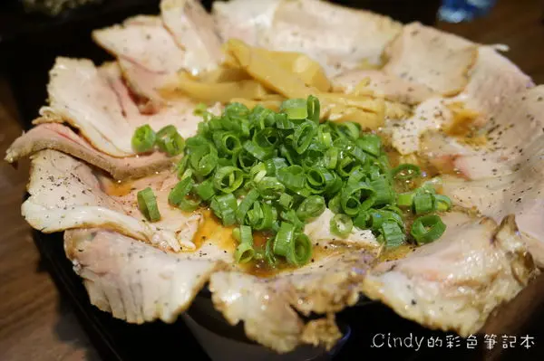 東區【鷹流東京醬油拉麵‧蘭丸】超人氣排隊拉麵店!像朵花一樣的叉燒~