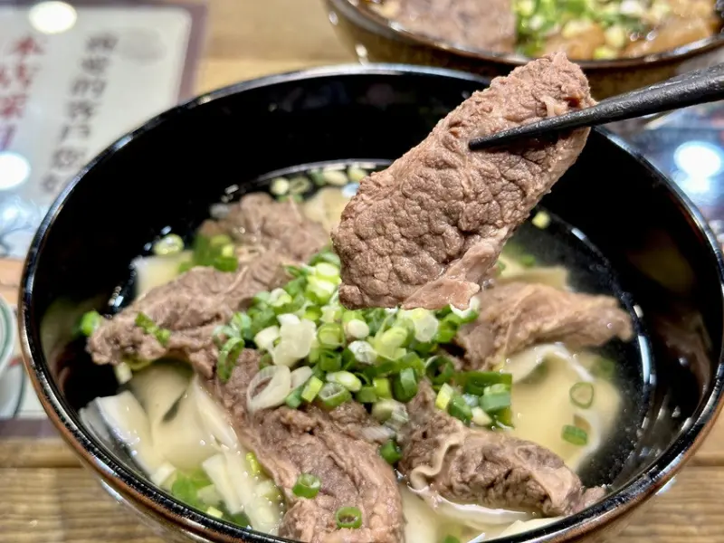 清牛堂牛肉麵｜招牌清燉牛肉麵竟然是有厚切牛肋條！清甜湯頭配Q彈麵條讓人一吃成主顧！中壢牛肉麵推薦、中原大學牛肉麵推薦、桃園牛肉麵推薦、桃園美食推薦 - 佛系旅遊筆記