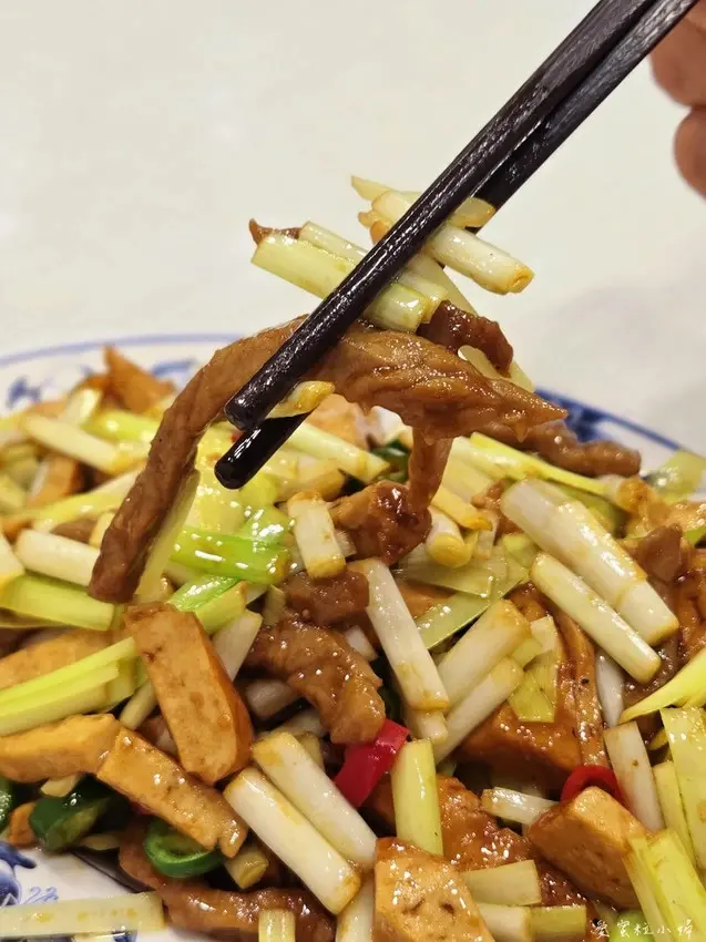 【旅食.台北】家常眷村菜，大安區仁愛路經濟實惠眷村小館，一人