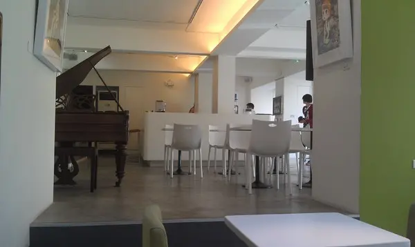 氣氛好  食物不佳        
      